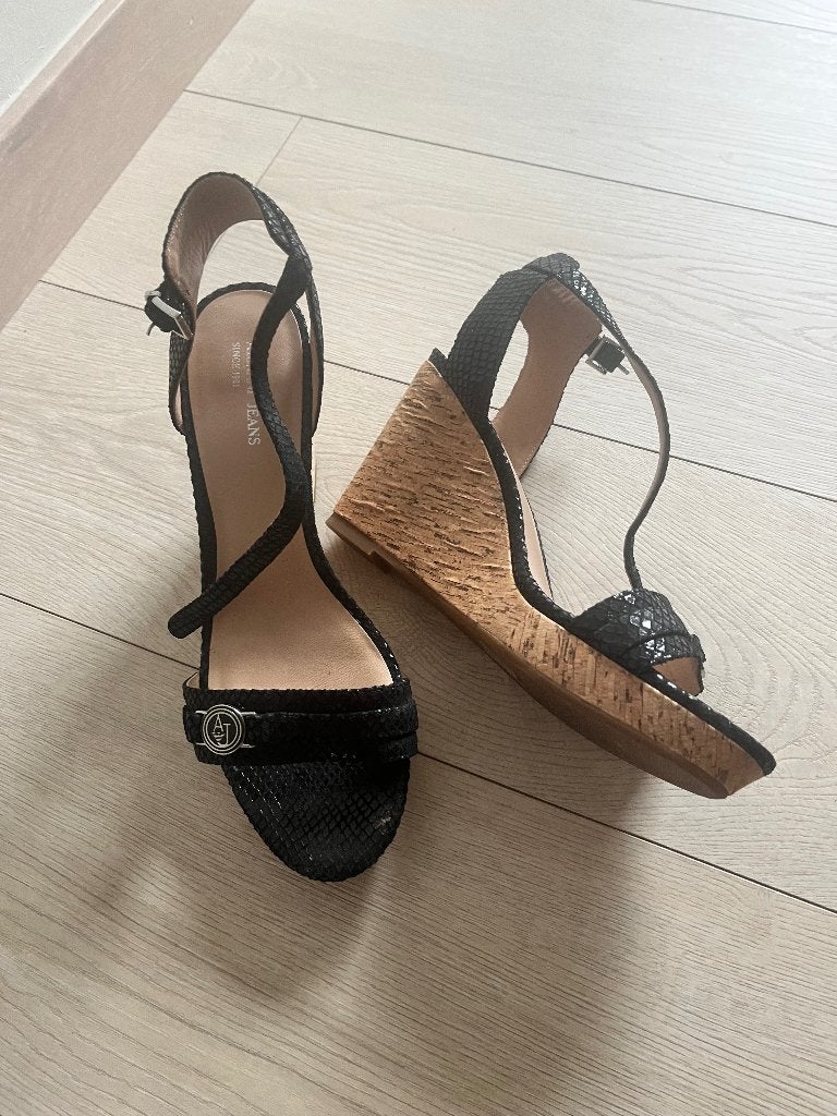 Sandalen met sleehakken, Armani, Bruin, Nieuw, Sandalen of Muiltjes