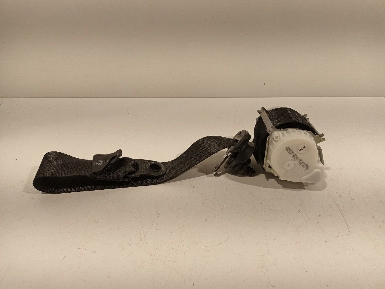 Veiligheidsgordel links achter Opel Meriva, Onderdelen@venauto.nl, Van der Ven Autorecycling B.V., Ettenseweg 76, 4706 PB Roosendaal, The Netherlands