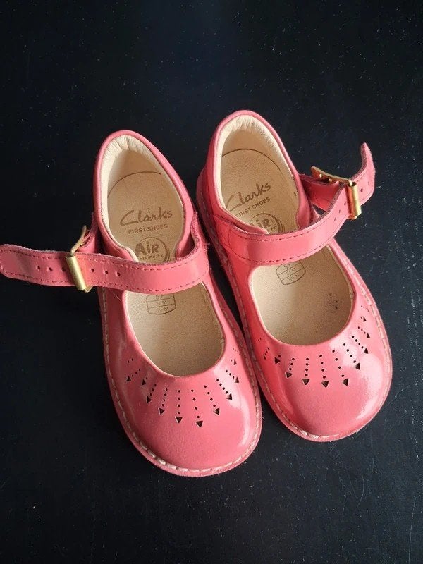 Meisjessandalen Clarks maat 21, Kinderen en Baby's, Babykleding | Schoentjes en Sokjes, Ophalen of Verzenden