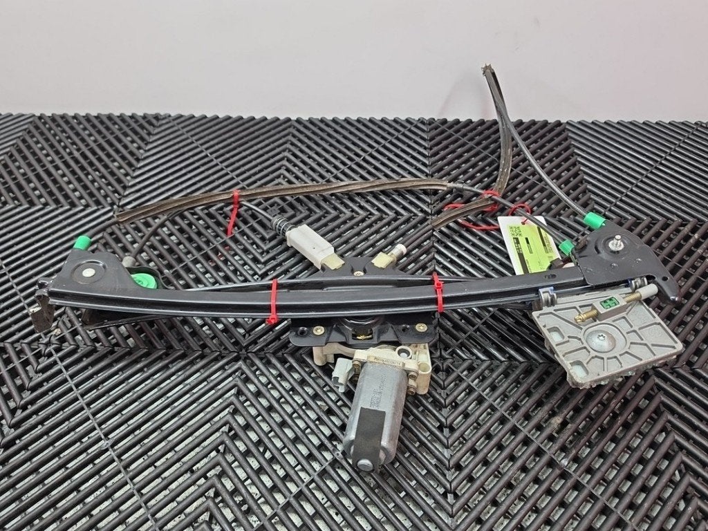 VITRE MECANISME AVANT DROIT Peugeot 206 CC (2D), Kontakt-peugeot@peugeot.com, Utilisé, Peugeot Deutschland GmbH, Bahnhofsplatz
65423  Rüsselsheim, DE