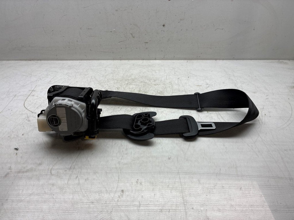VEILIGHEIDSGORDEL LINKS VOOR Audi A3 Limousine (8VS / 8VM), Info@audi.de, Audi, Audi AG, Gebruikt