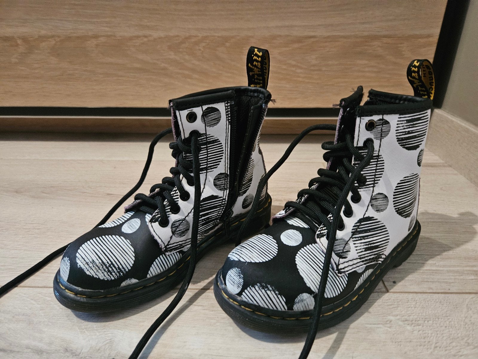 Dr Martens maat 28, Dr. Martens, Meisje, Ophalen of Verzenden, Laarzen