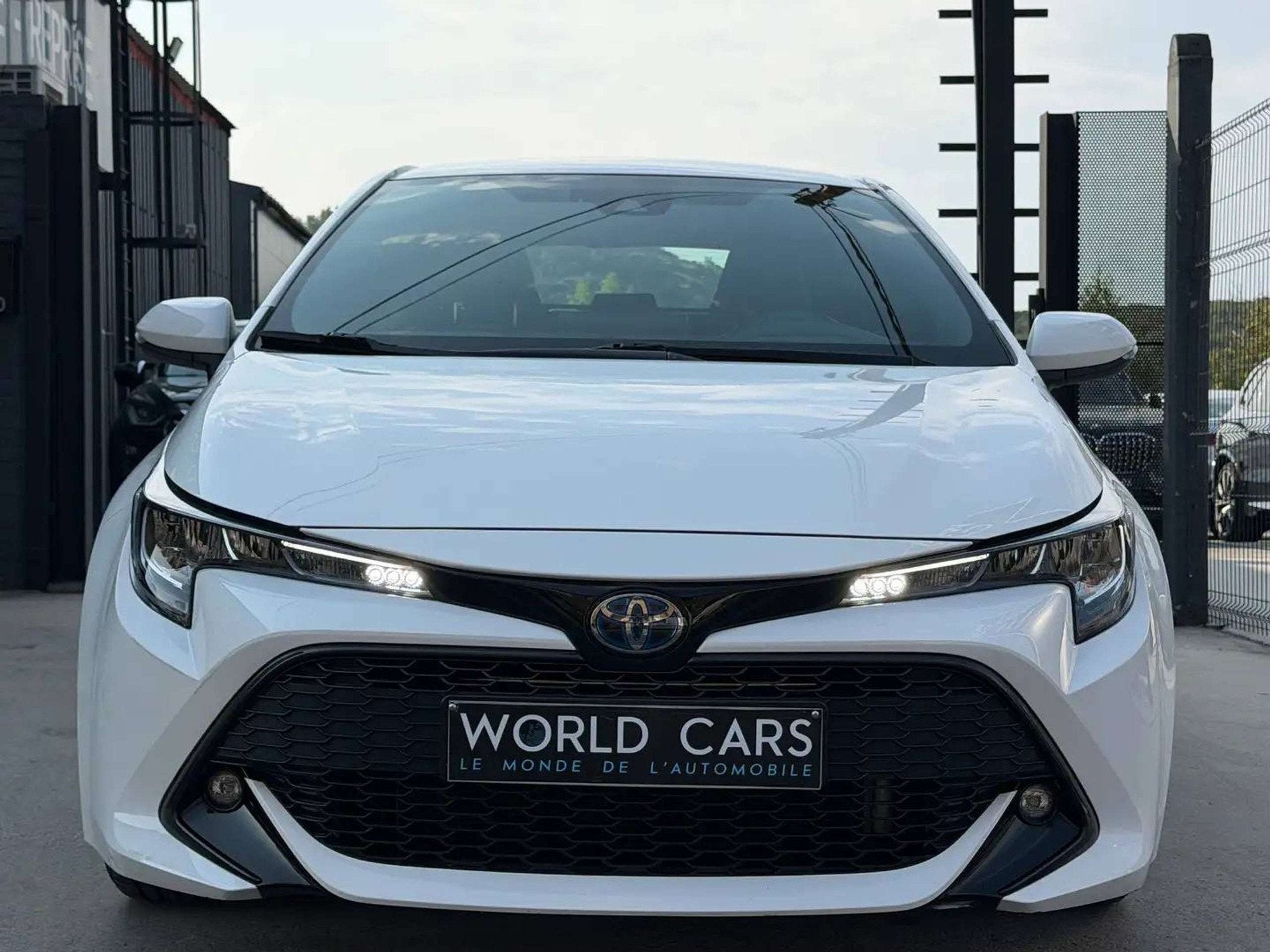 Toyota Corolla Corolla Hybrid 1.8 e-CVT CRUISE - CAMERA - LA, Auto's, Automaat, Gebruikt, 4 cilinders, 72 kW