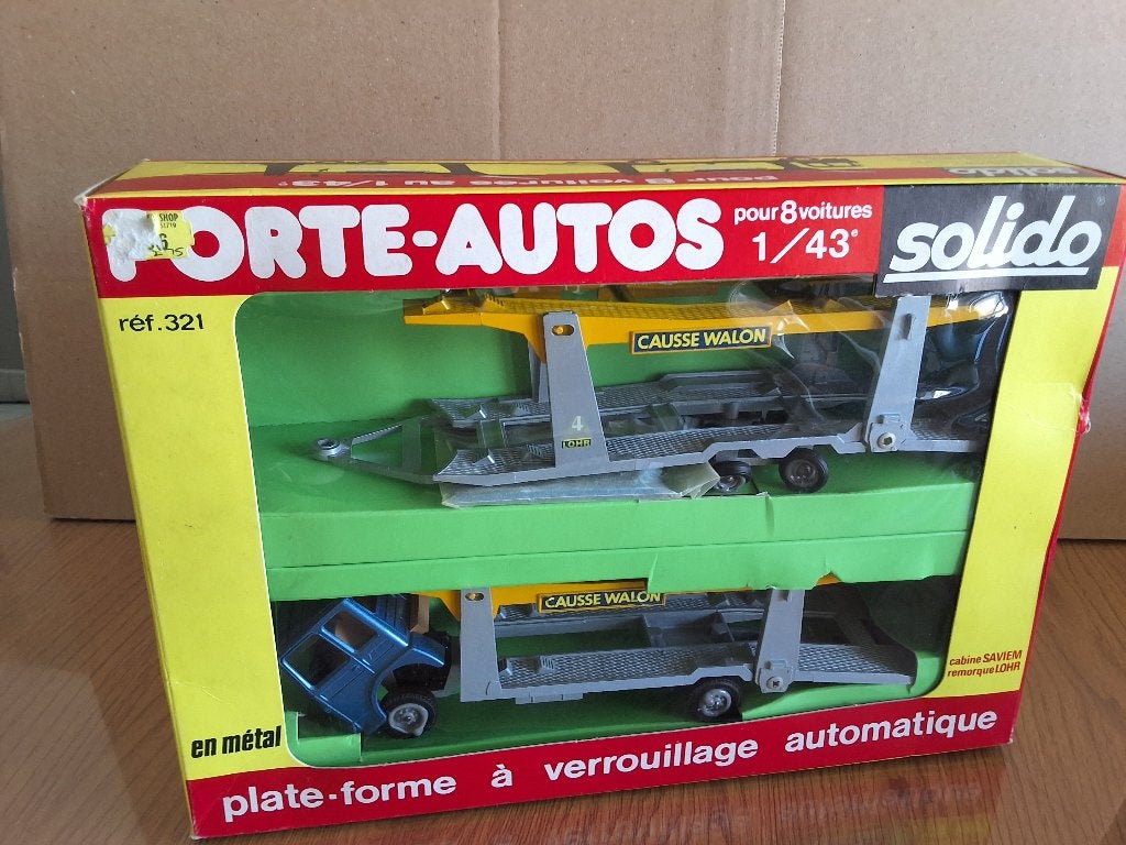 ​vrachtwagen vervoer van wagens, Hobby en Vrije tijd, Modelauto's | 1:43, Ophalen of Verzenden, Gebruikt, Bus of Vrachtwagen, Solido