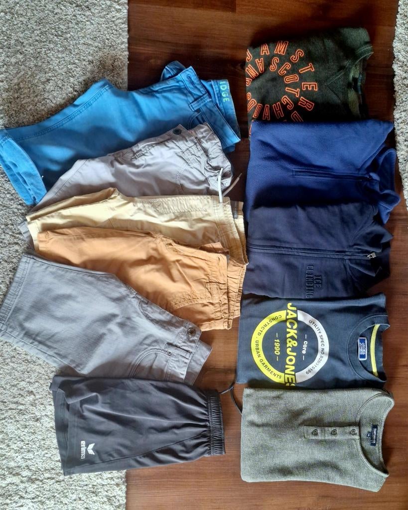 Pakket jongenskleding mt 152-164, Ophalen