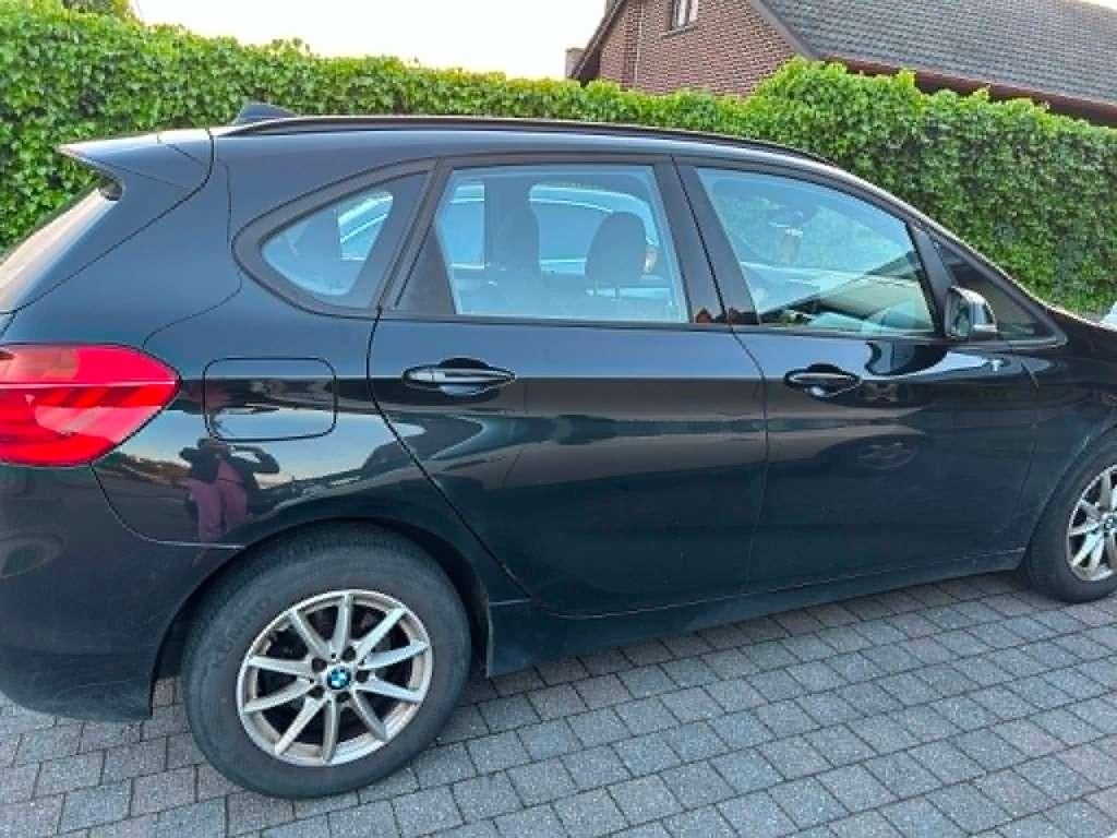 BMW 216d Active Tourer-serie uit 2019 met 217350 km, Auto's, BMW, Stof, Zwart, Zwart, 2 Reeks Active Tourer