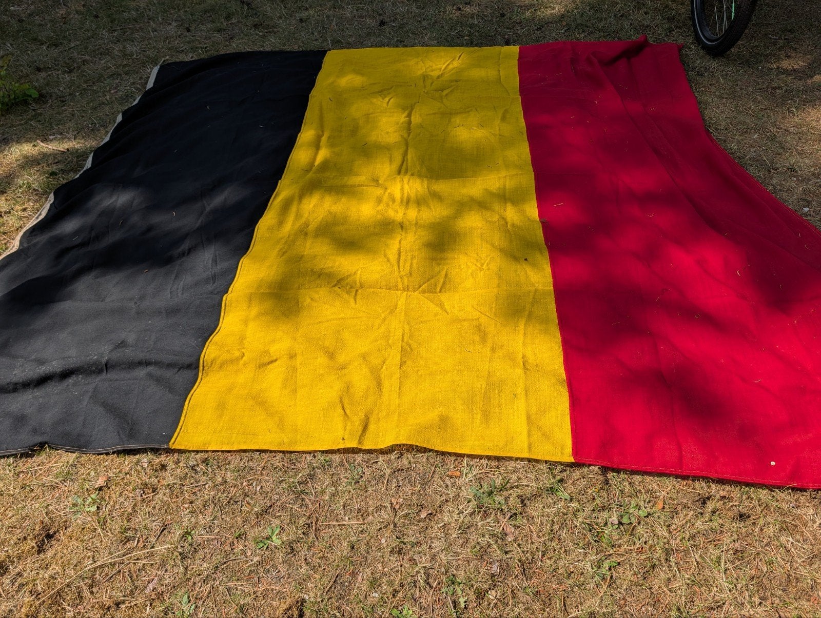 Belgische vlag, Diversen, Ophalen