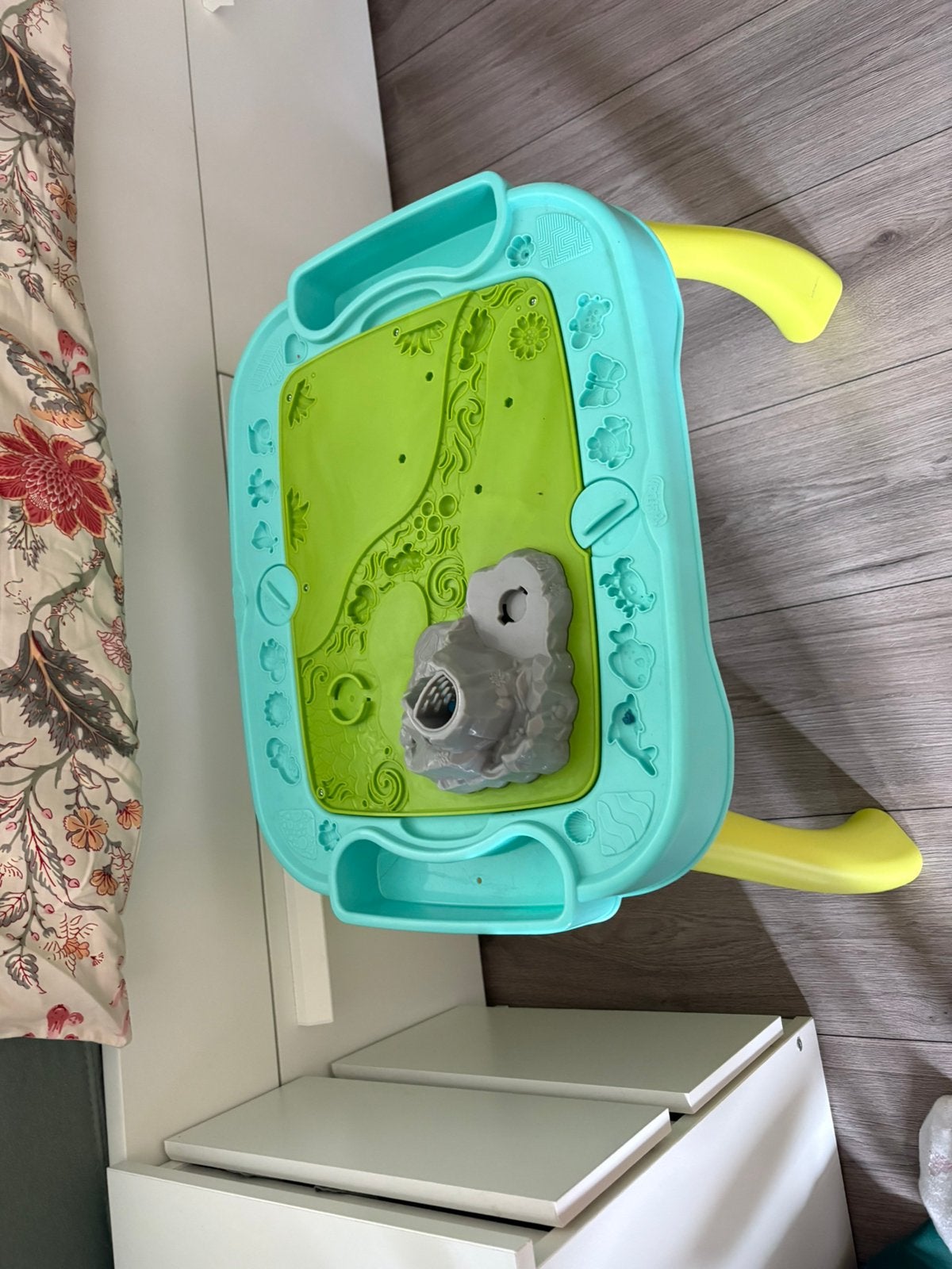Gratis kindere tafeltje met playdo, Enlèvement, Utilisé
