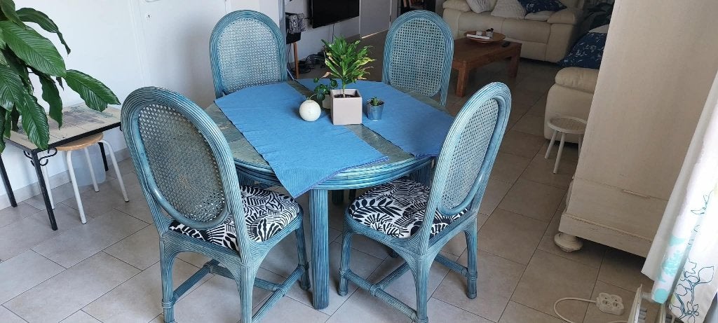table ronde et 4 chaises en rotin, Maison & Meubles, Tables | Tables à manger, 100 à 150 cm, Cinq personnes ou plus, Chêne, Rond