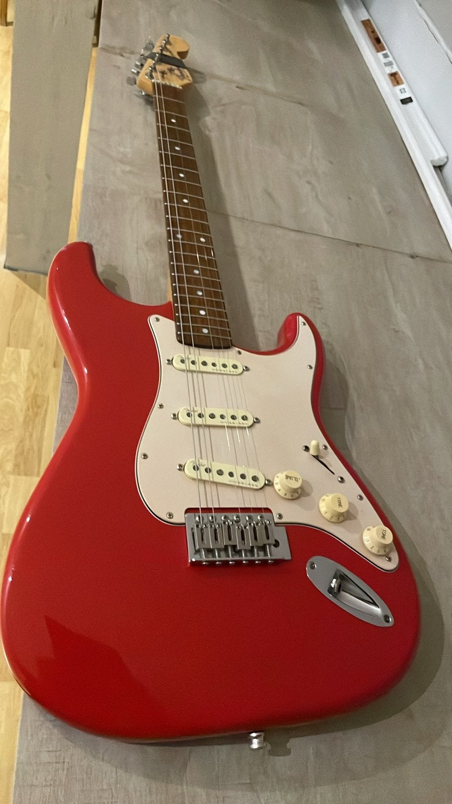 Fender stratocaster Rood ruil, Ophalen, Zo goed als nieuw, Fender