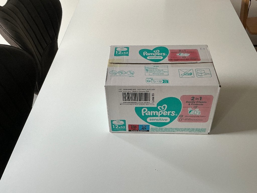 1 doos pamperdoekjes Pampers Sensitive, Enfants & Bébés, Enlèvement ou Envoi, Neuf, Autres types, Autres marques