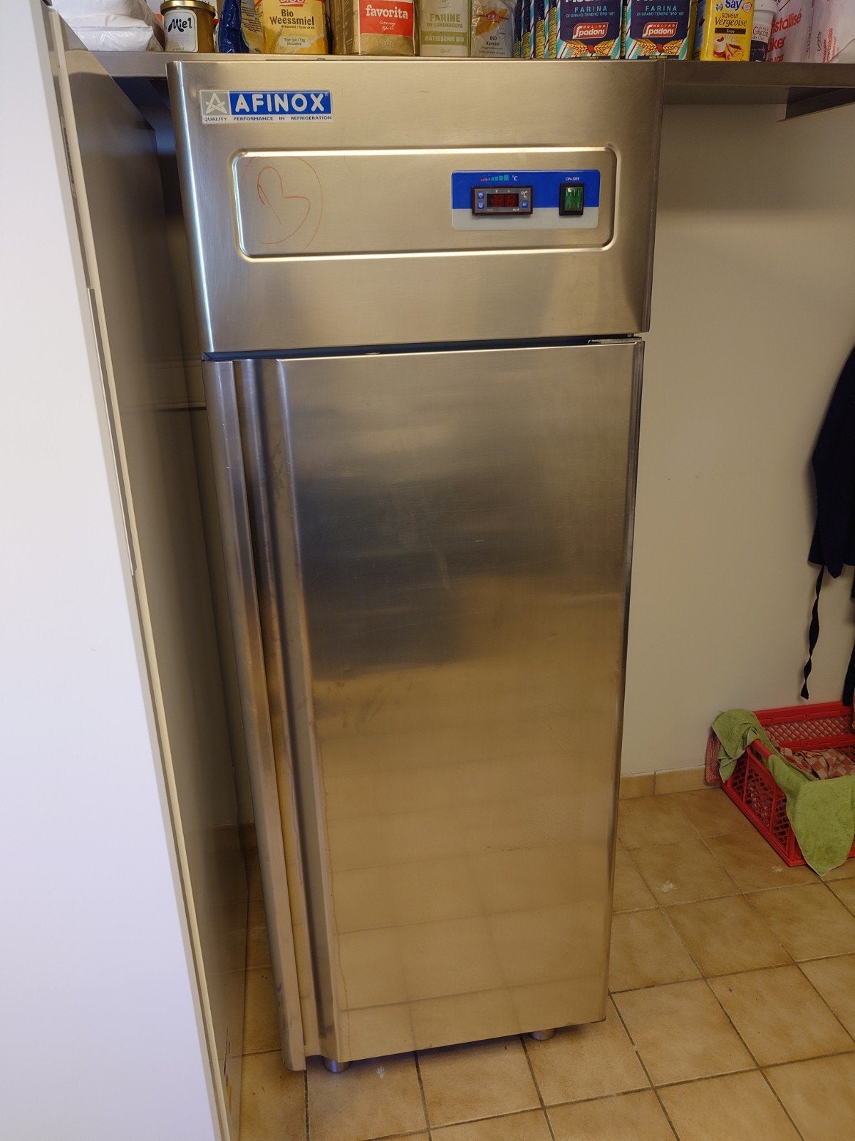 frigo pain, Enlèvement