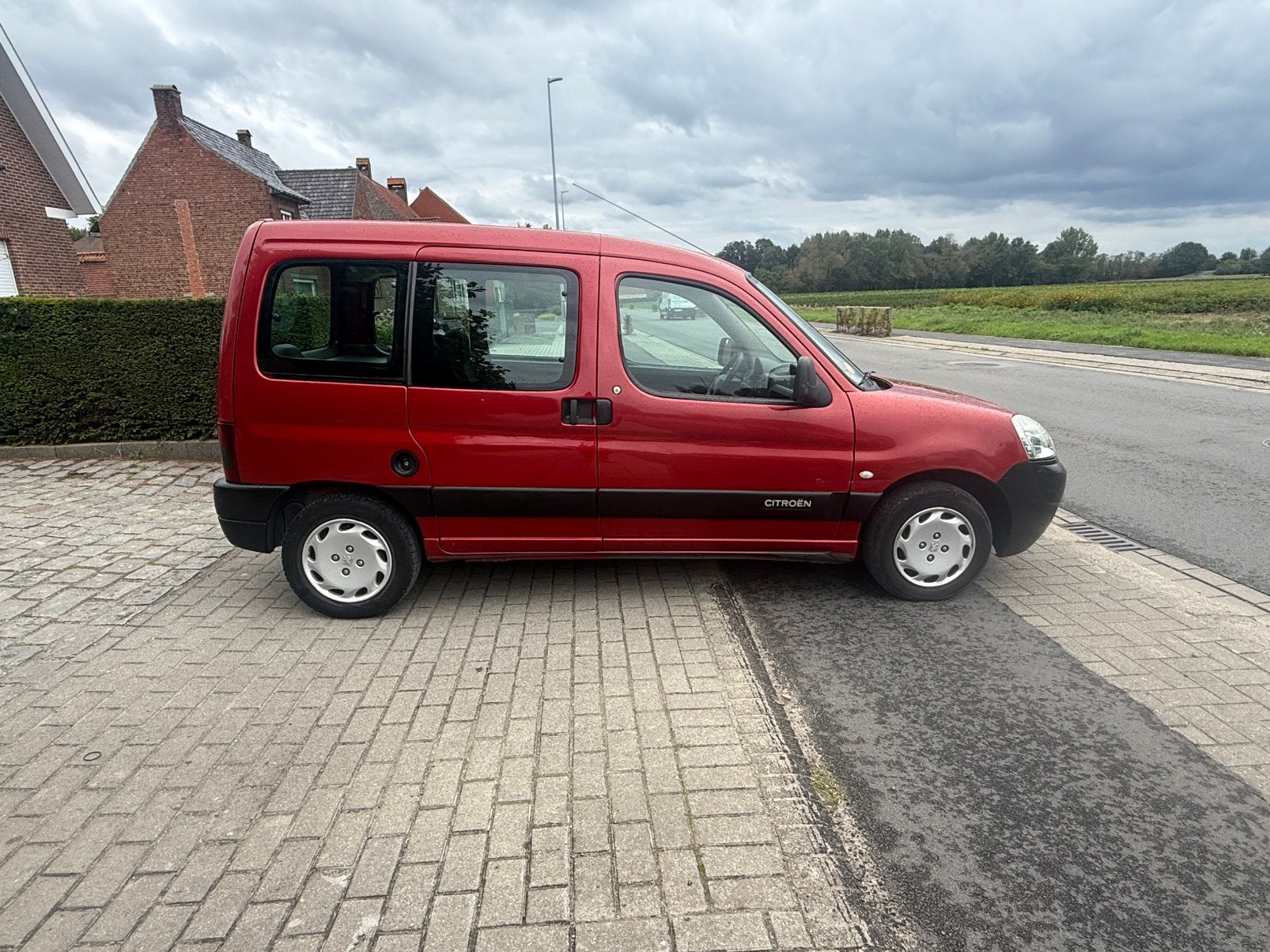 Praktische Citroen berlingo 1.4 benzine 5 zit, https://public.car-pass.be/vhr/32528743-90ff-4d10-be23-beddca222907, Berlingo, Bedrijf
