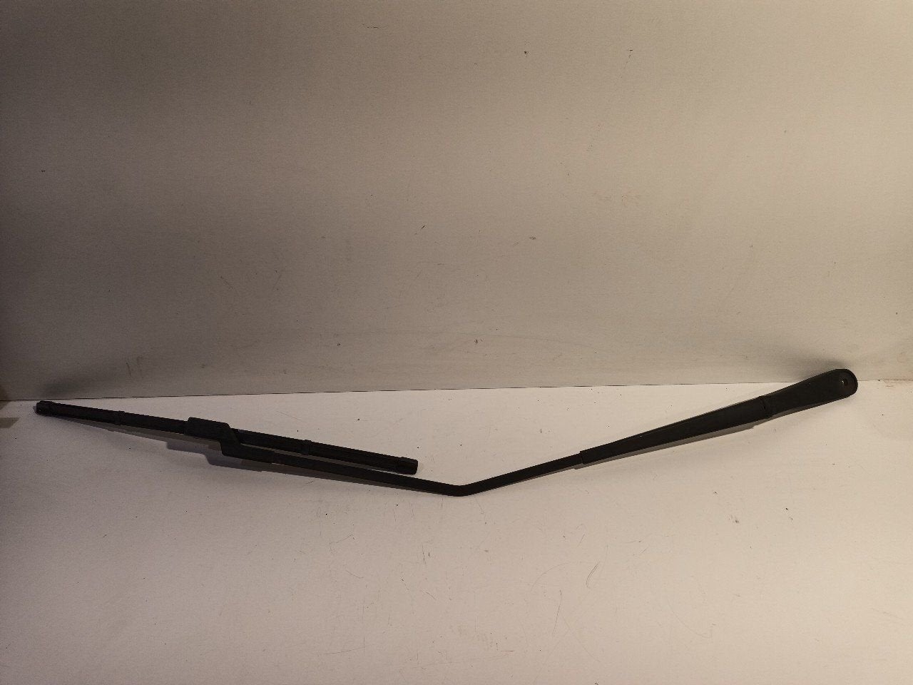 Ruitenwisserarm rechts voor Ford Transit, Onderdelen@venauto.nl, Van der Ven Autorecycling B.V., Ettenseweg 76, 4706 PB Roosendaal, The Netherlands