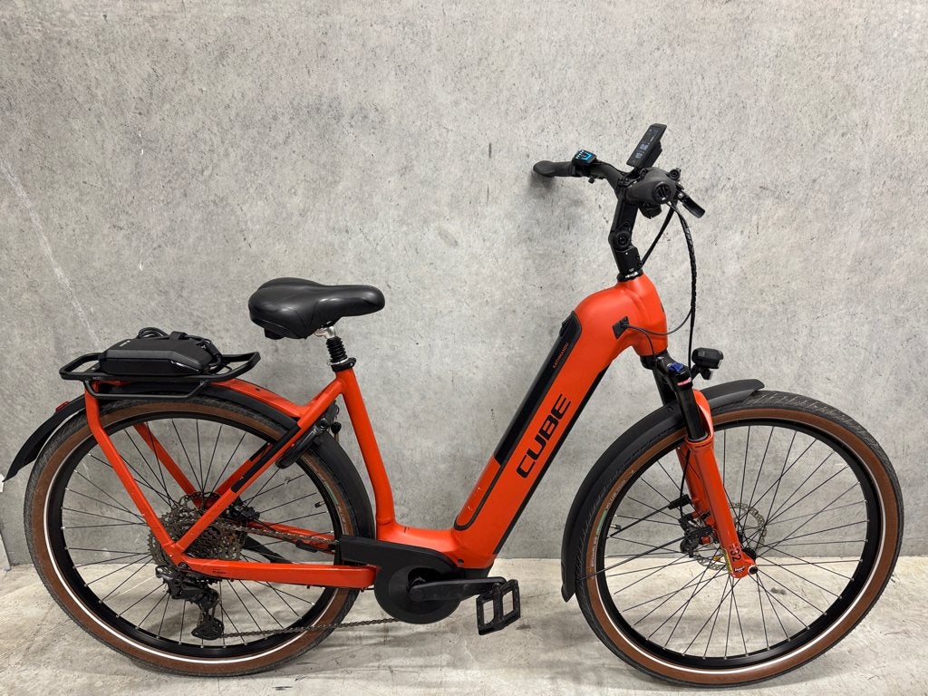 Elektrische fiets | Cube Kathmandu | Bosch Performance CX, Fietsen en Brommers, Fietsen | Dames | Damesfietsen, Zo goed als nieuw