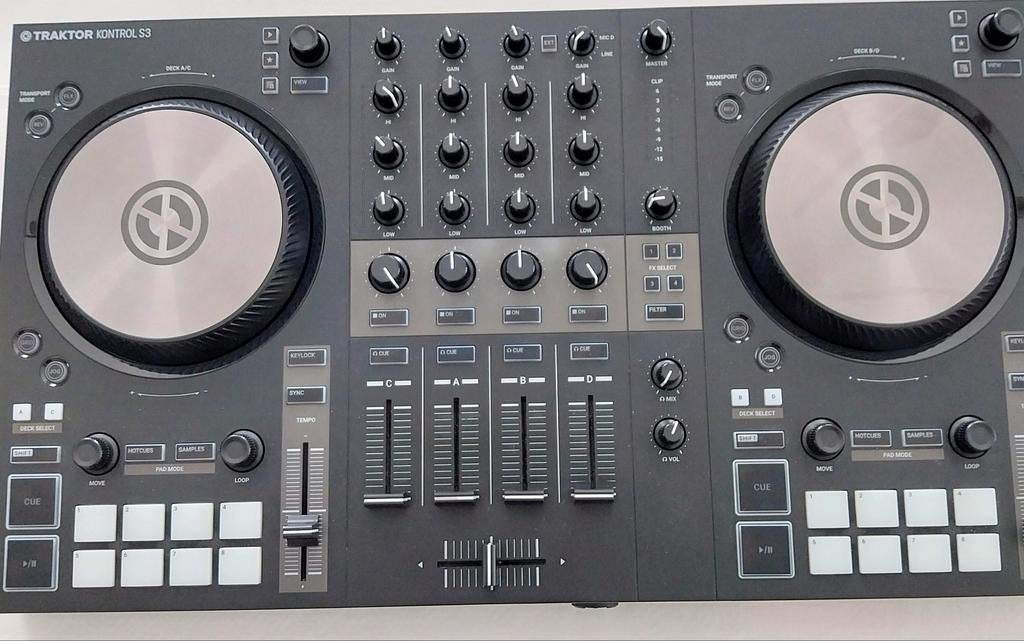 Traktor Kontrol S3 + Traktor pro 3 software., Muziek en Instrumenten, Ophalen of Verzenden
