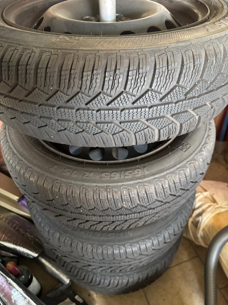 Set stalen velgen met winterbanden voor Renault Twingo III, Auto-onderdelen, Banden en Velgen, Ophalen, Overige, Gebruikt, 15 inch