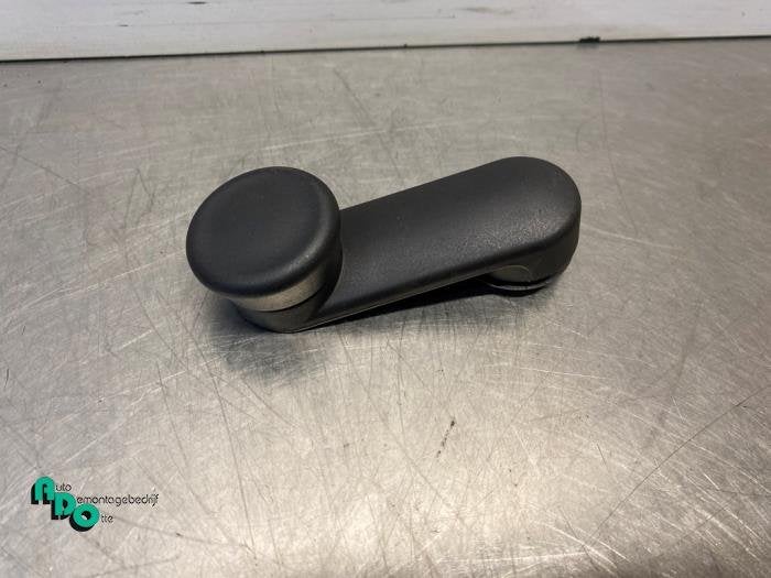 Manivelle de vitre d'un Opel Meriva (Meriva B 10-), -, Opel, 3 mois de garantie, Utilisé