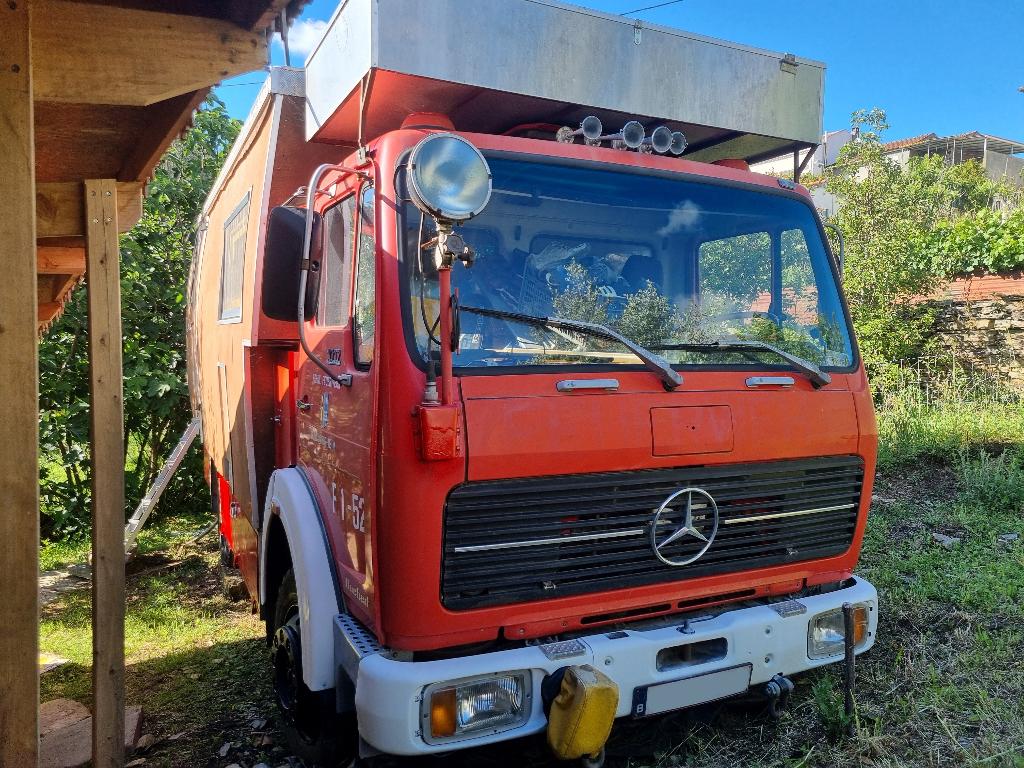 Mercedes 1017AF uitgerust, Caravans en Kamperen, Mercedes-Benz, Particulier, 5 tot 6 meter, Half-integraal