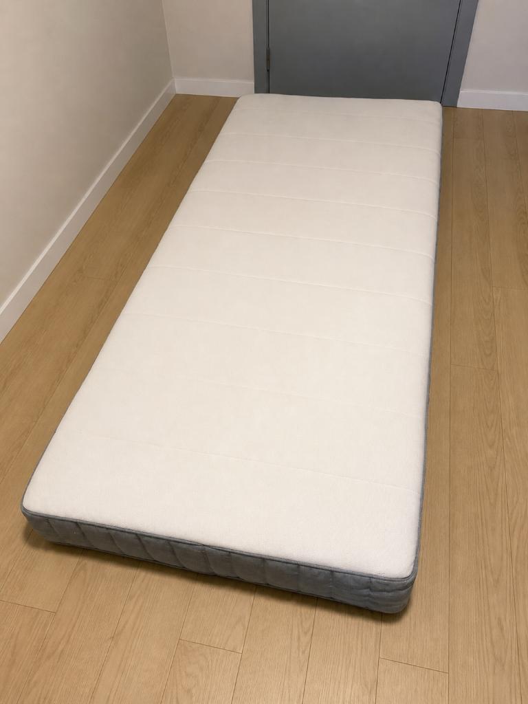 Matelas IKEA VESTERÖY (90x200) - x2, Maison & Meubles, Chambre à coucher | Matelas & Sommiers, Comme neuf, Matelas, 90 cm, 200 cm