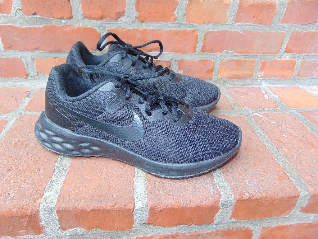 Sneakers Nike nieuwstaat, Enlèvement ou Envoi, Sneakers et Baskets, Comme neuf, Noir