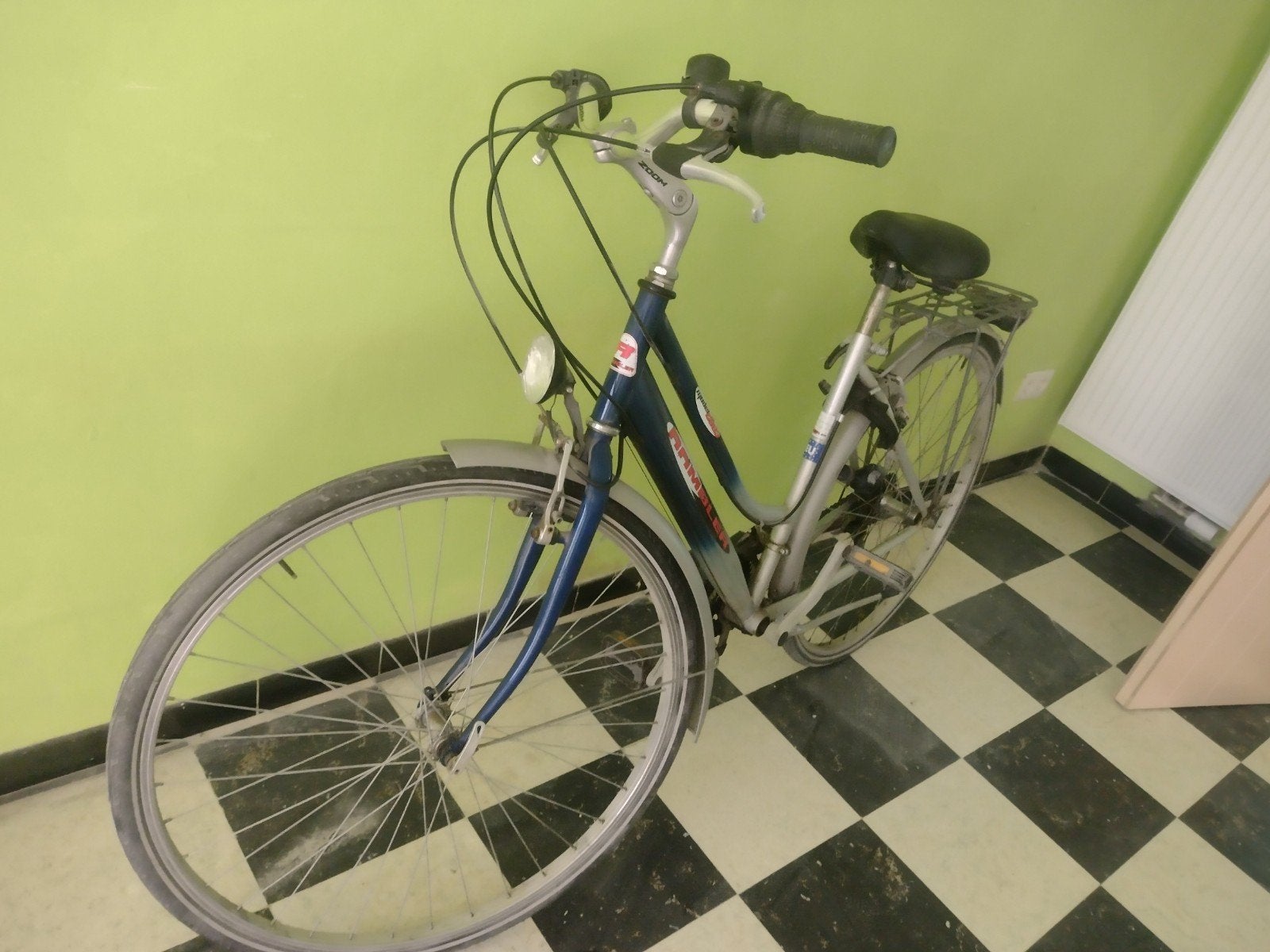 mooi dames fiets met versnellingen, Ophalen, Versnellingen