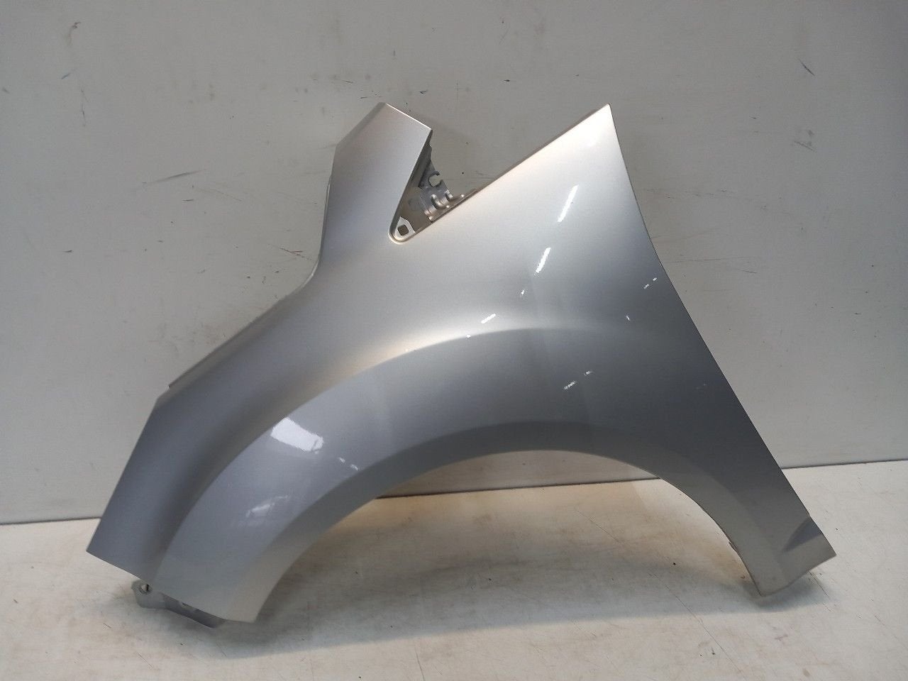 Spatbord links voor Ford C-Max, Auto-onderdelen, Onderdelen@venauto.nl, Van der Ven Autorecycling B.V., Gebruikt, Ettenseweg 76, 4706 PB Roosendaal, The Netherlands