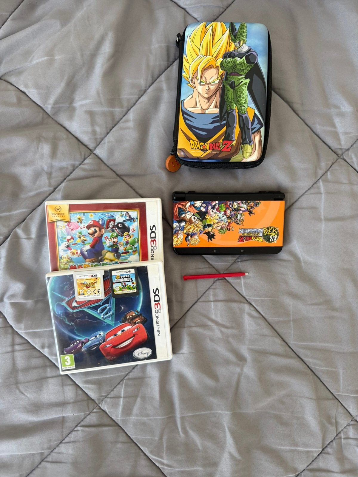 New Nintendo 3ds Dragon Ball Z gelimiteerde editie & 7 games, Games en Spelcomputers, Ophalen, Zo goed als nieuw