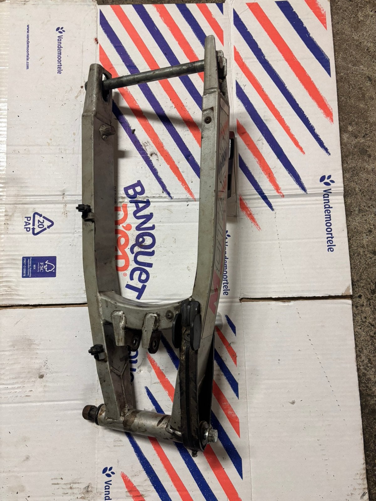 Bras oscillant pour honda hm 50 et vent 50, Motos, Enlèvement ou Envoi
