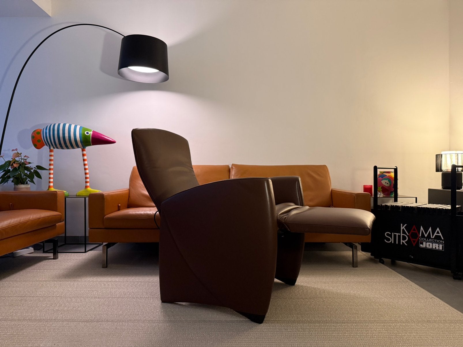 JORI Vinci JR-3295 Relax (Showroommodel), Huis en Inrichting, Ophalen of Verzenden, Zo goed als nieuw, Leer, Durlet leolux natuzzi stressless vitra ligne roset knoll