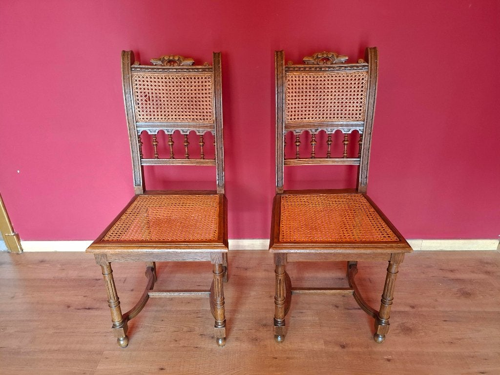 2 chaises anciennes en chêne avec passepoil, Antiquités & Art, Enlèvement