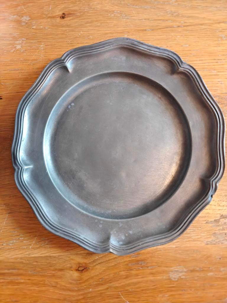 Tinnen bord, Ophalen