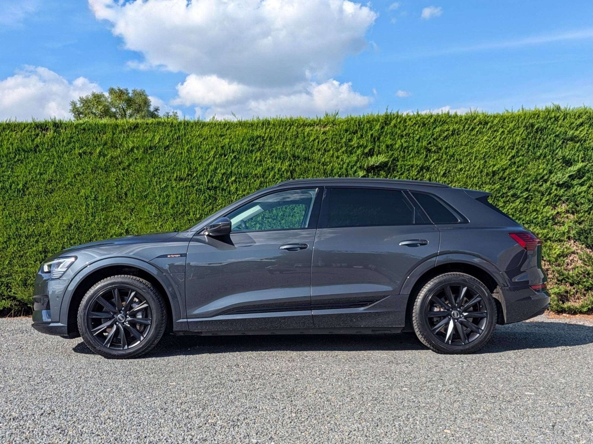 Audi Q8 e-tron (Q8) Trekhaak - camera - quattro - luchtverin, Auto's, Automaat, 476 km, Stof, Gebruikt