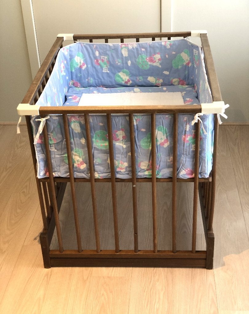 Babypark in bruin hout., Kinderen en Baby's, Ophalen, Gebruikt, Rechthoekig, In hoogte verstelbaar