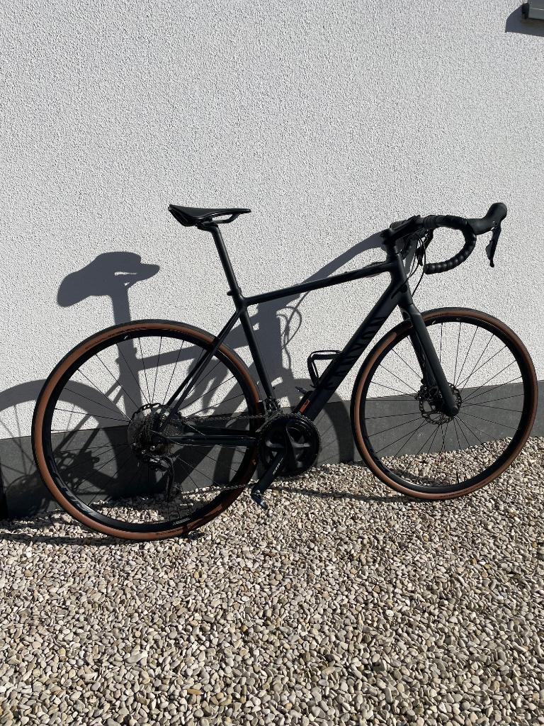 Vélo de route CANYON Endurace 7, taille M, Stealth Black, Vélos & Vélomoteurs, Autres marques, Aluminium, Comme neuf, Enlèvement