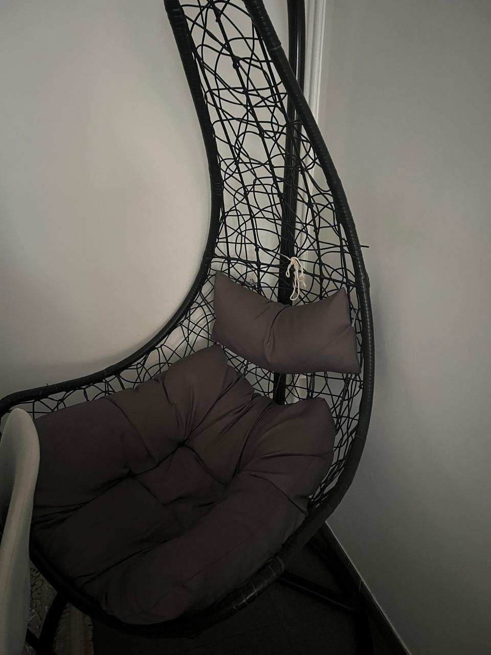 siège, suspendu de couleur noire complet avec coussin, Ophalen, Gebruikt, Metaal
