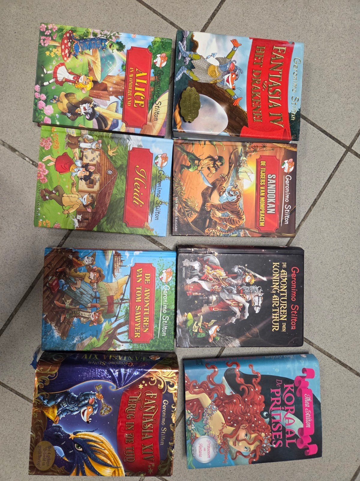 Geronimo en Thea Stilton, Boeken, Ophalen