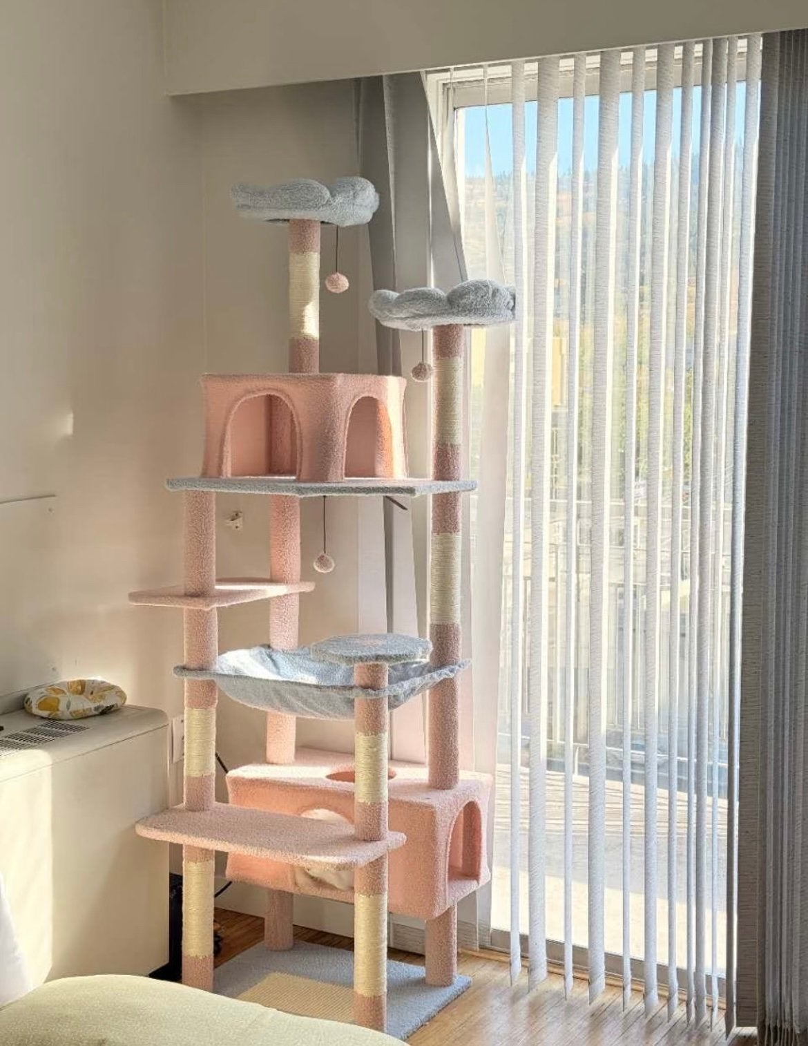 184cm Luxe Roze-Blauwe Krabpaal met Bloemmandjes – Nieuw, Enlèvement ou Envoi, Comme neuf, Griffoir