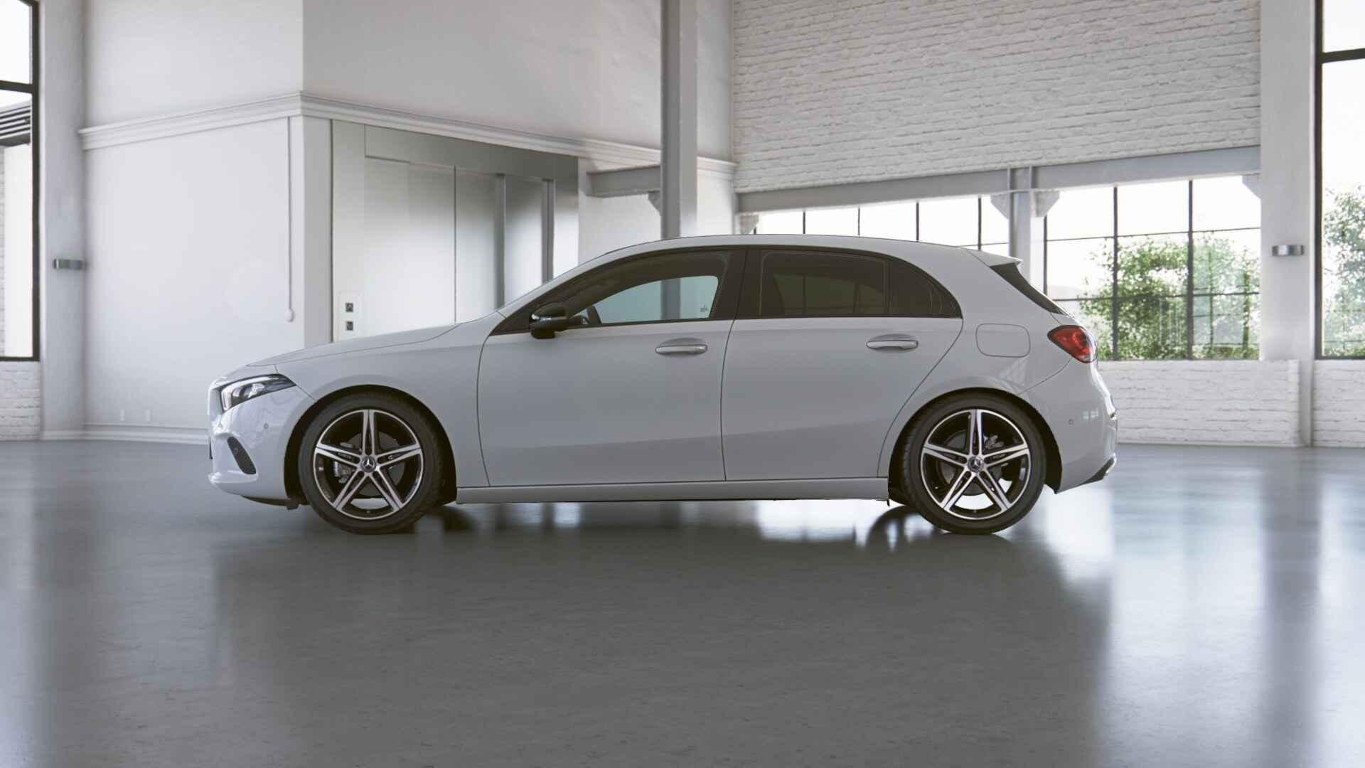Mercedes-Benz A-Klasse 180 d Hatchback Luxury Line | Panoram, Auto's, Mercedes-Benz, 4 deurs, Gebruikt, 4 cilinders, 116 pk