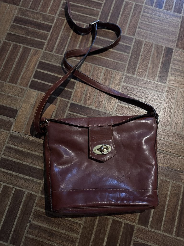Bruine leren schoudertas – Made in Italy, Handtassen en Accessoires, Tassen | Schoudertassen, Gebruikt, Bruin, Ophalen