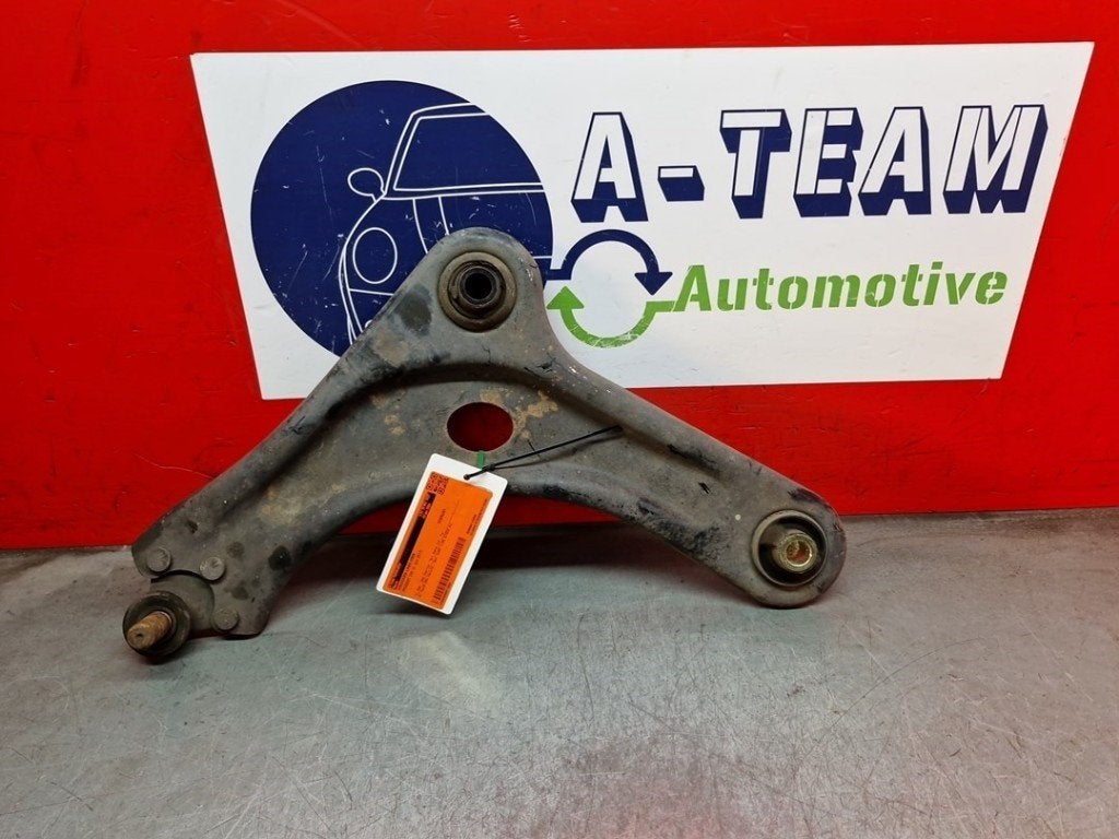 BRAS DE SUSPENSION AVANT GAUCHE (TRIANGLE) Peugeot, Utilisé, Peugeot