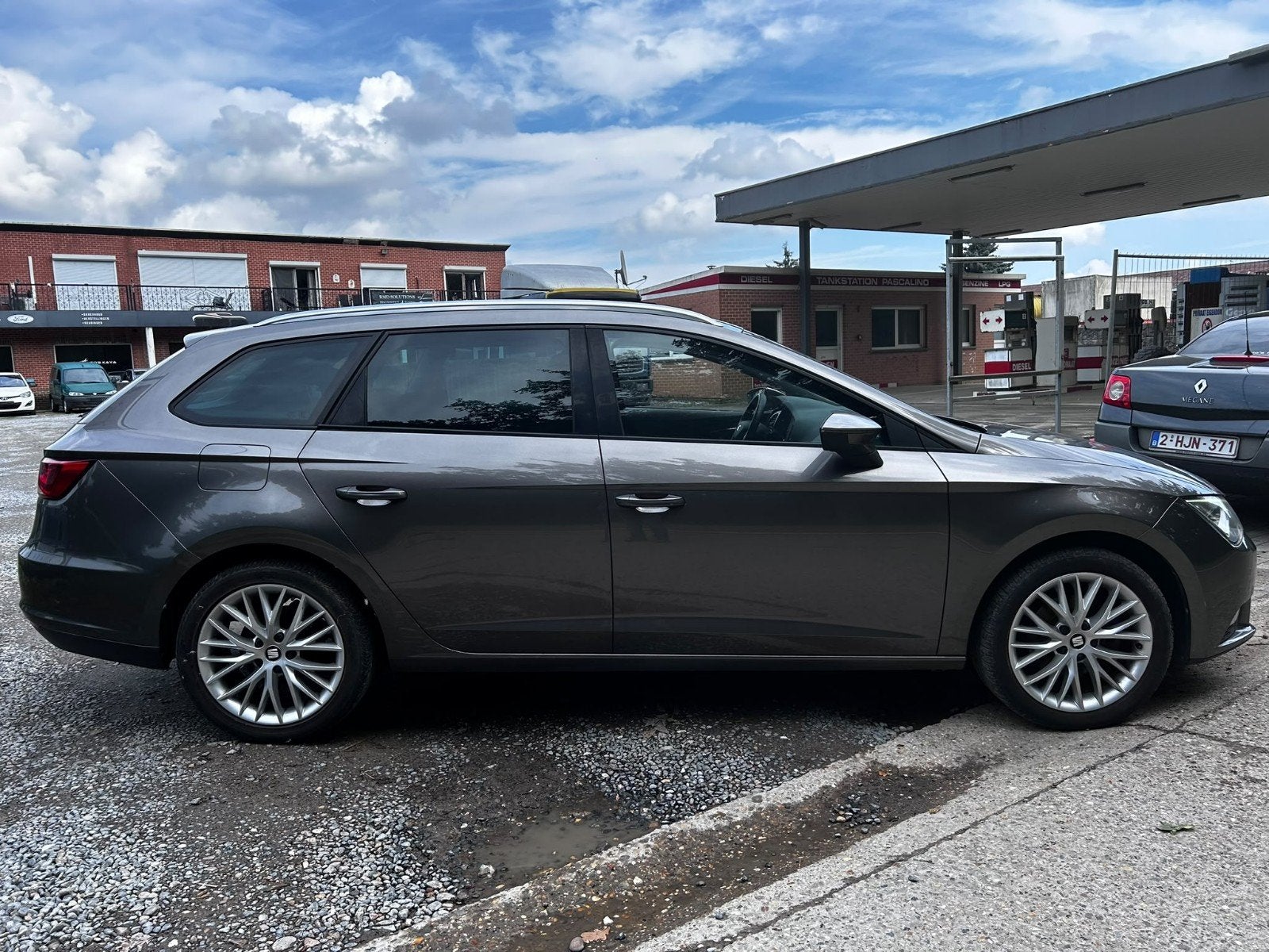 Seat leon 1.4 benziene bj 2014 met 191.000, Autos, 90 kW, Euro 5, Achat, 4 portes