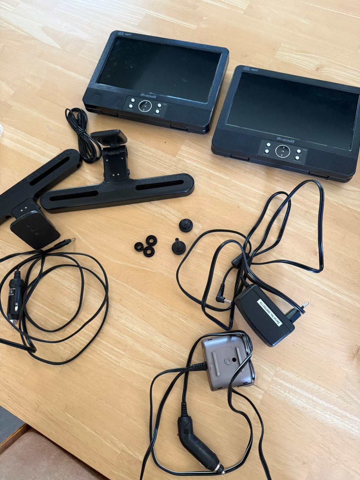Twee Draagbare dvd speler (ipv ipad), Audio, Tv en Foto, DVD spelers, Verzenden, Gebruikt, Dvd-speler, Draagbaar