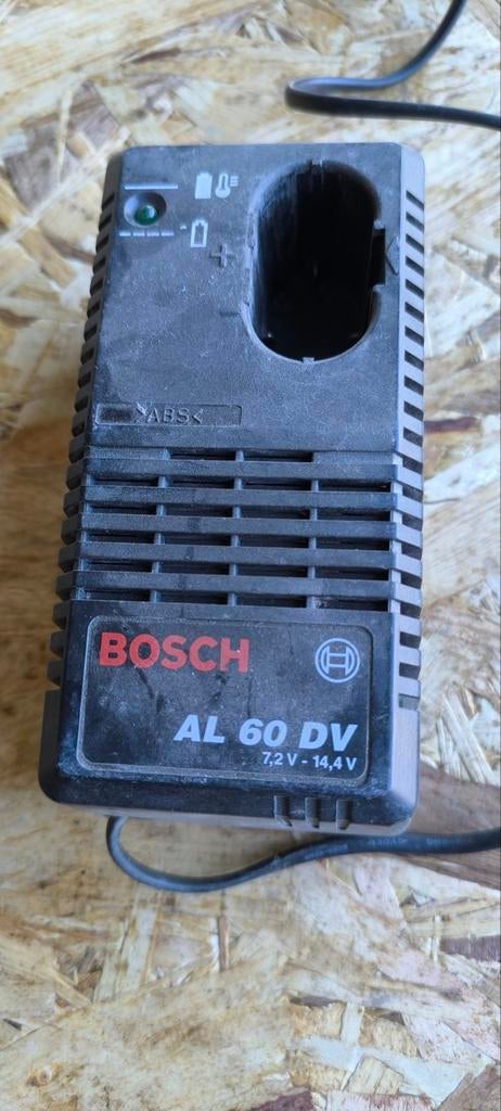Chargeur bosch al 60dv et batterie : 25 €, Enlèvement, Utilisé, Outillage ou Accessoires