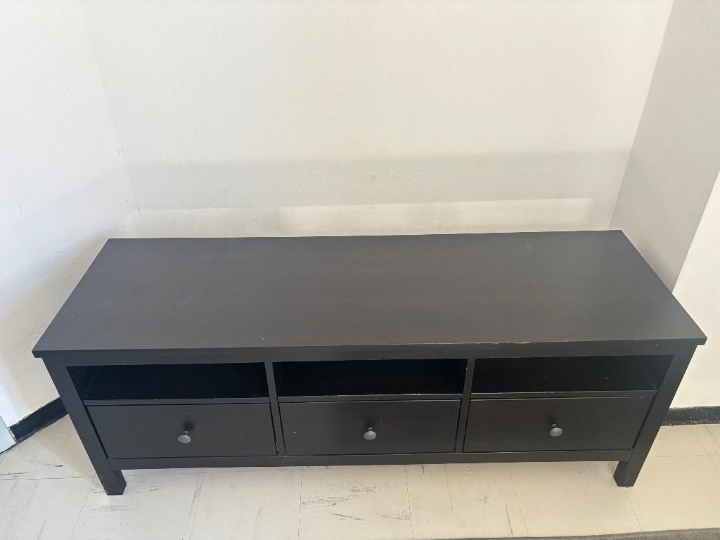 Hemnes tv-meubel in het zwart, Moins de 100 cm, 100 à 150 cm, Enlèvement, Utilisé
