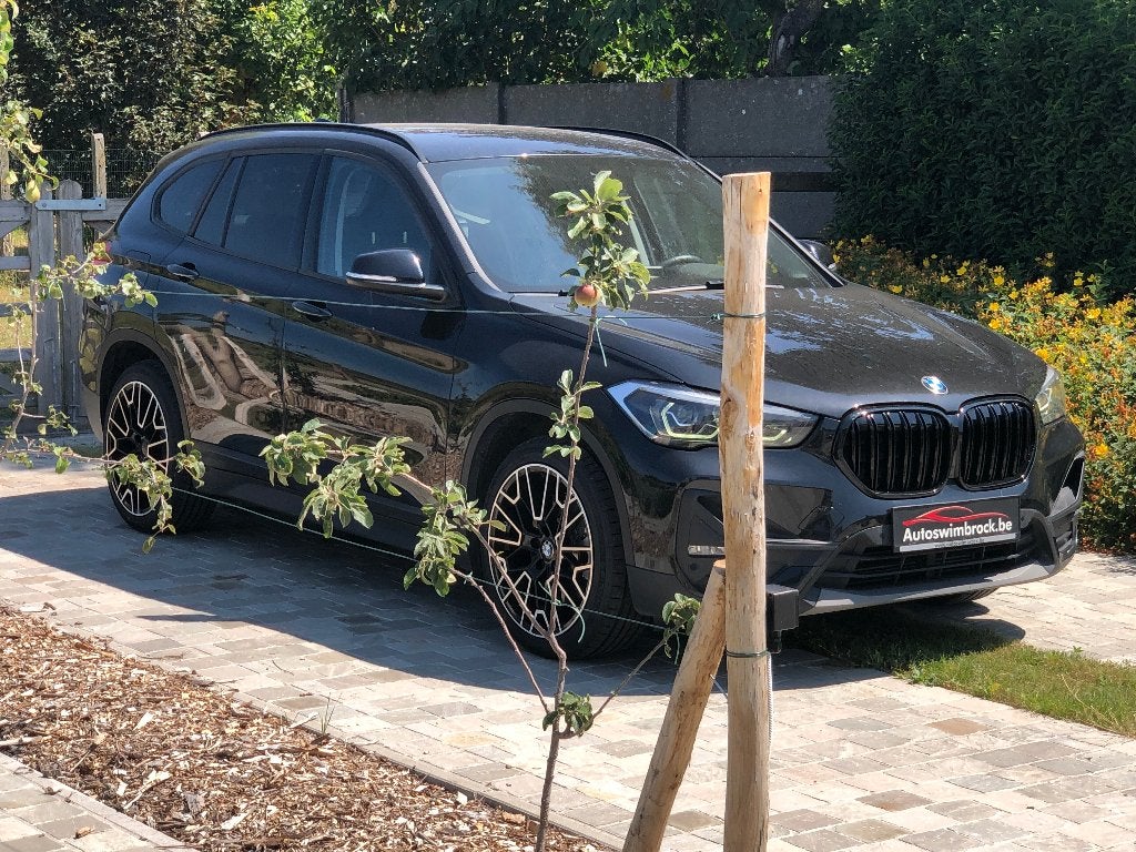 Garantie de la calandre en M de 19 pouces pour la BMW X1 25e, Autos, BMW, Achat, Euro 6, Entreprise, Entretenue par le concessionnaire