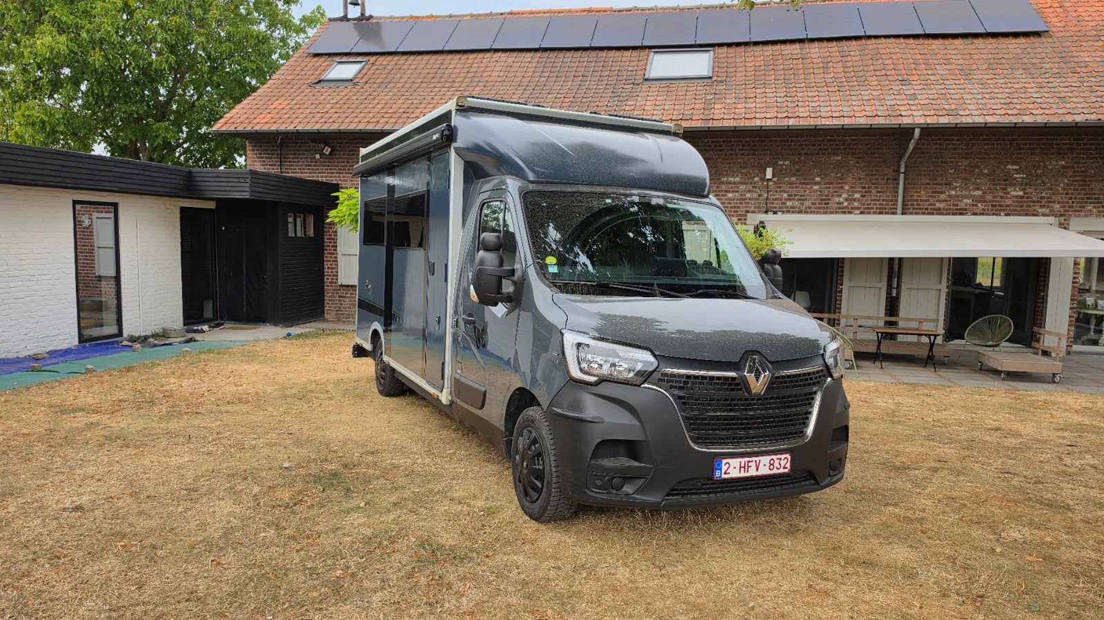Renault Master Lowliner Camper 2.3 dCi Automaat (rijbewijs B, Automaat, 4 deurs, Stof, Zwart