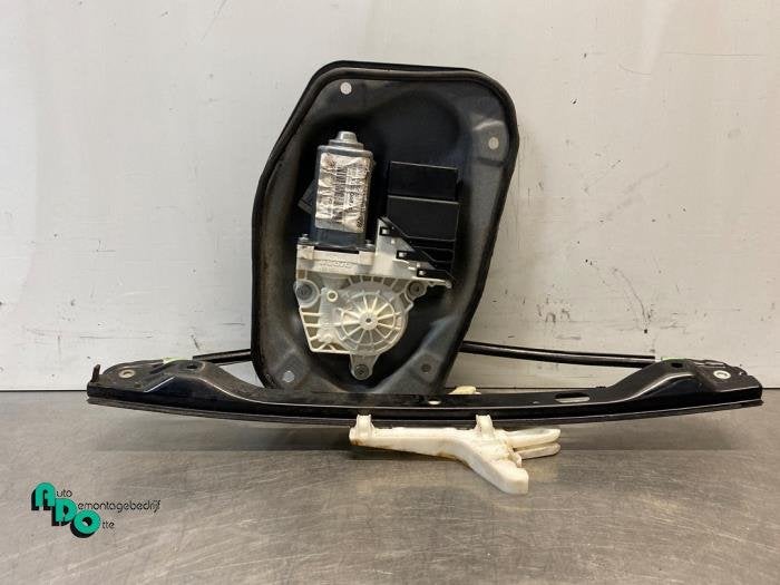 Ruitmechaniek 4Deurs rechts-achter van een Volkswagen Golf (, Gebruikt, -, Volkswagen, -