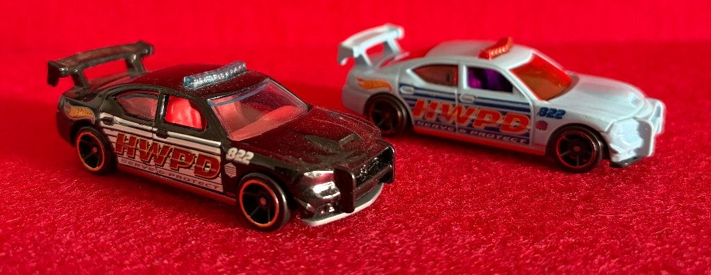Lot de 2 Voitures Chrysler HWPD Hot Wheels Vintage 1/64, Enlèvement ou Envoi, Voiture