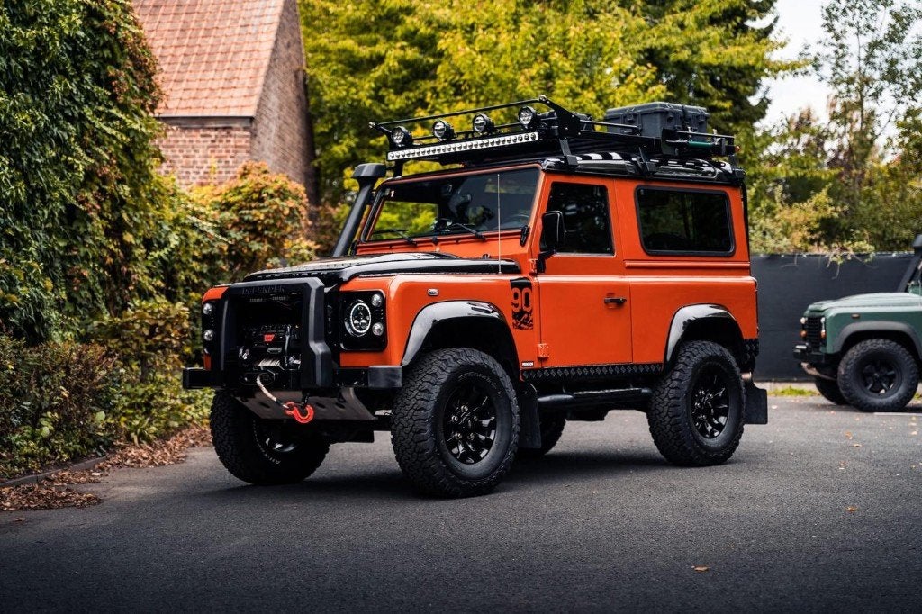 LAND ROVER DEFENDER 90 ADVENTURE EDITION 1 SUR 600., Autos, Cuir, Euro 5, Achat, Entreprise